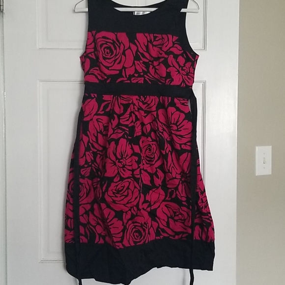 Black and pink floral maternity dress - Picture 1 of 2